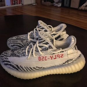 Yeezy boost 9.5 zebras